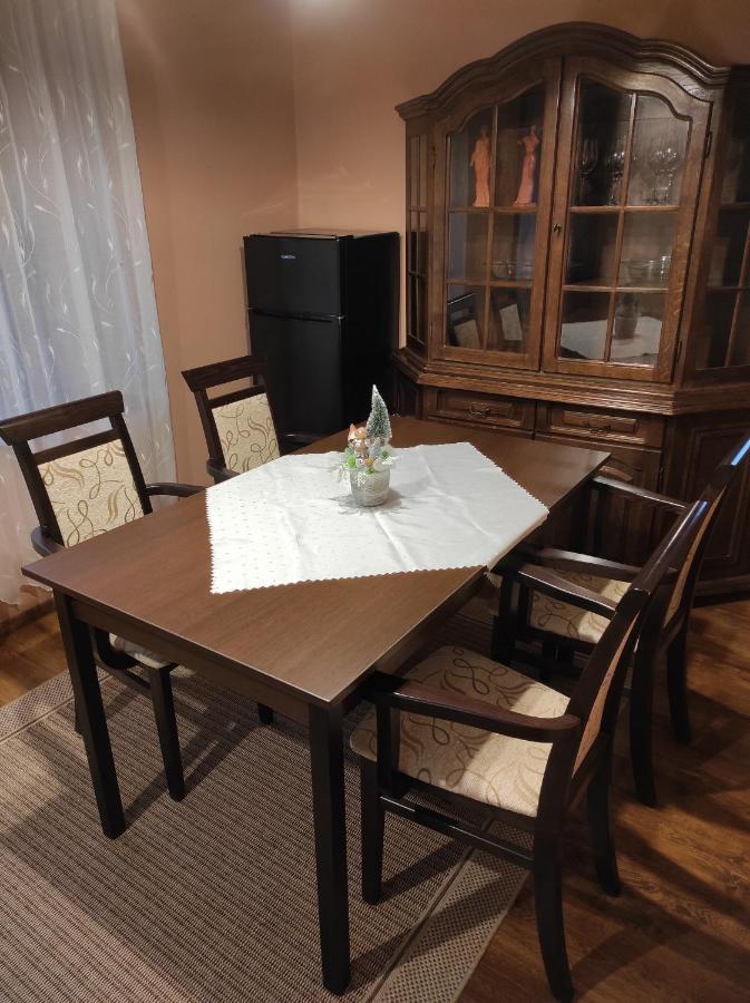 Matyas Apartman Тата Екстер'єр фото